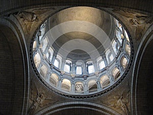 A sunny and open dome inside the SacrÃÂ©-CÃâur, Paris